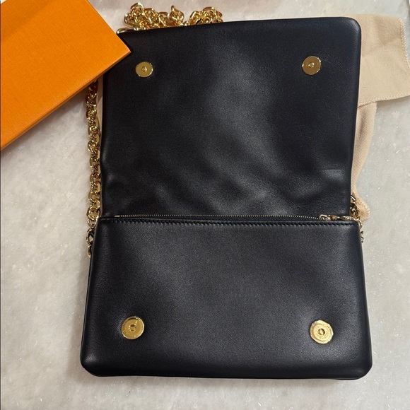 New Louis Vuitton Pochette Coussin Black Embossed Lambskin Leather Crossbody luv - Picture 3 of 9